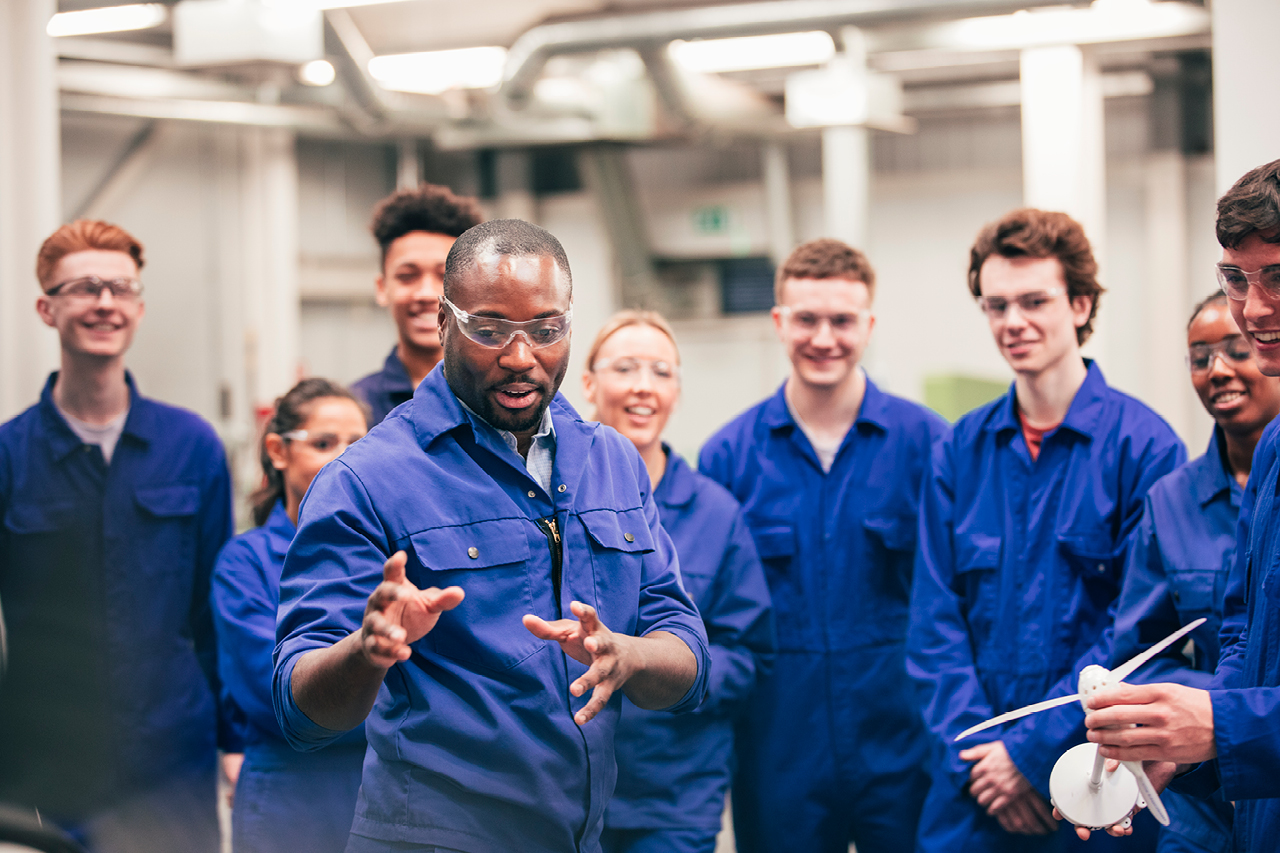 Apprenticeship vs University Total People Total People
