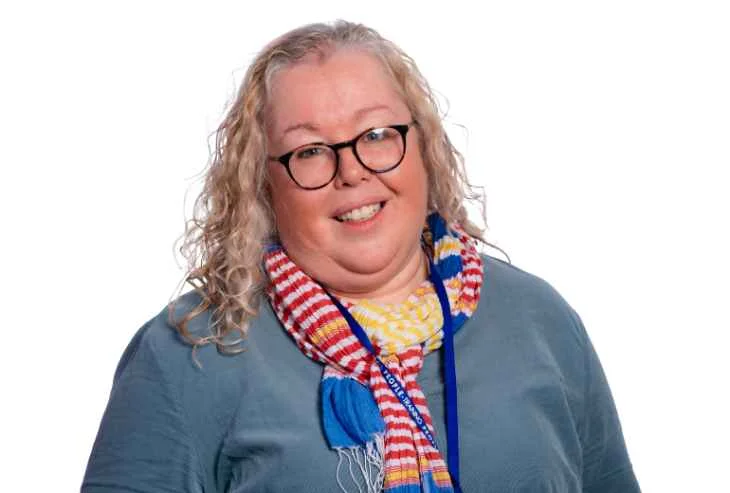 Simone Healey headshot