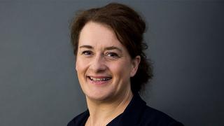 Portrait photo of Linda Dean