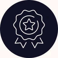 Line icon of a badge with a star at the centre of a violet circle, representing excellence at Total People.